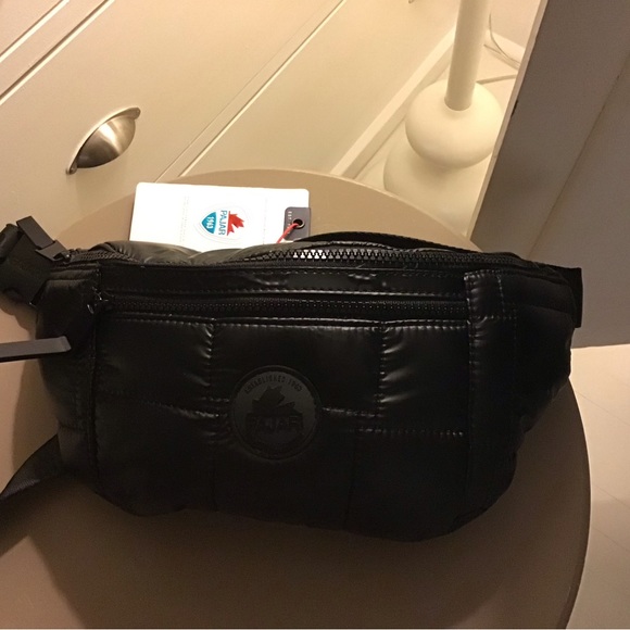 NWT Black Adjustable Pajar Quilted Cross Body Bag - Picture 9 of 11